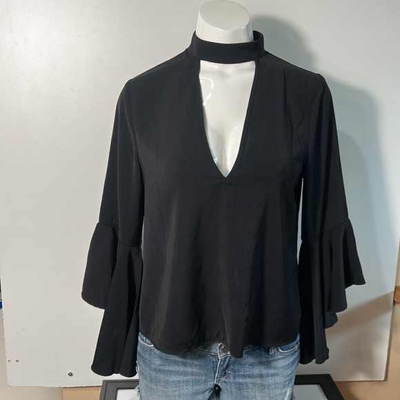 MISSGUIDED CHOCKER NECK BELL SLEEVES BACK ZIPPER BLACK BLOUSE IN SIZE 6 - Picture 4 of 9
